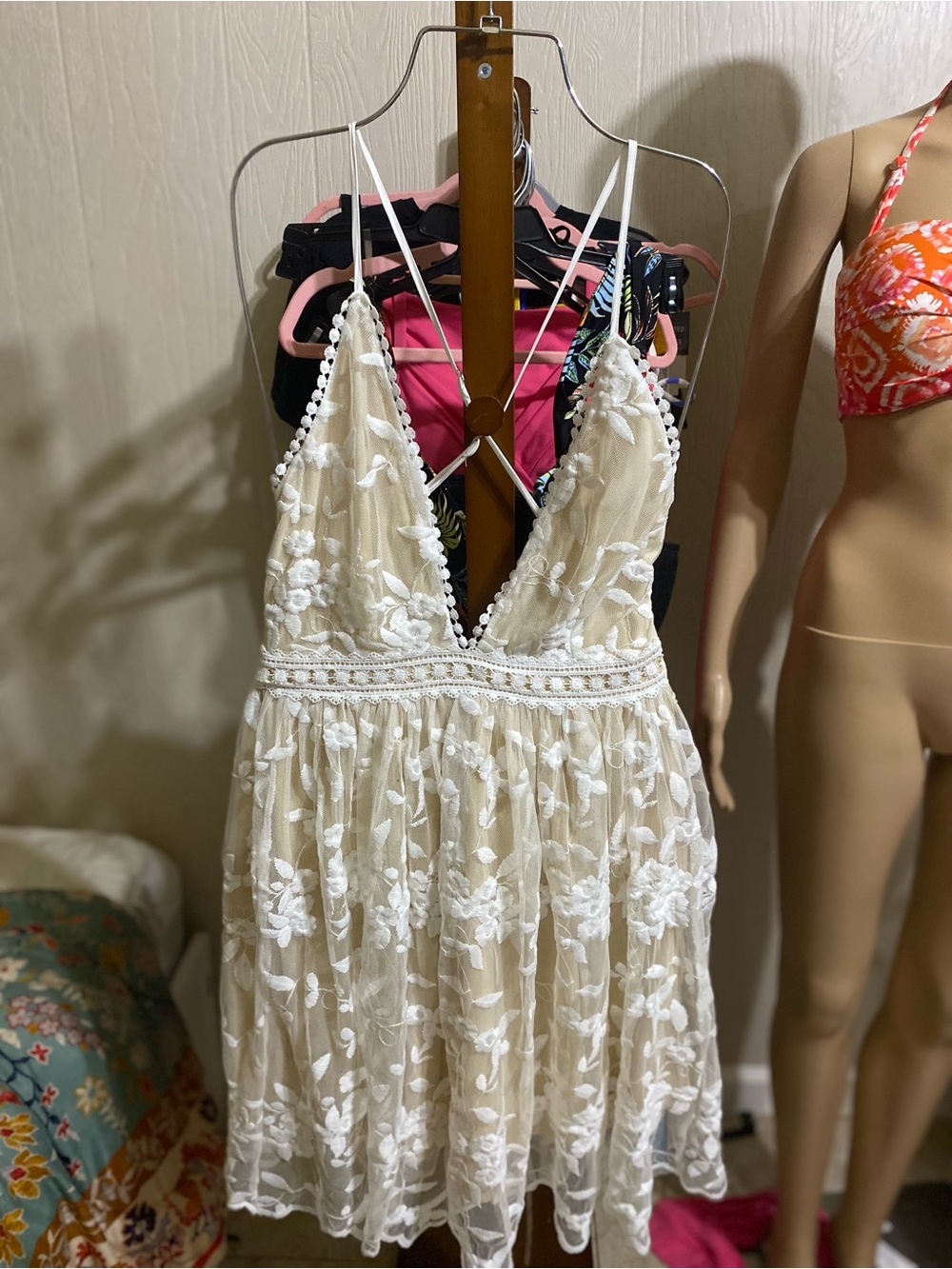 Cupshe White Floral Embroidered Lace Plunge Chemise
